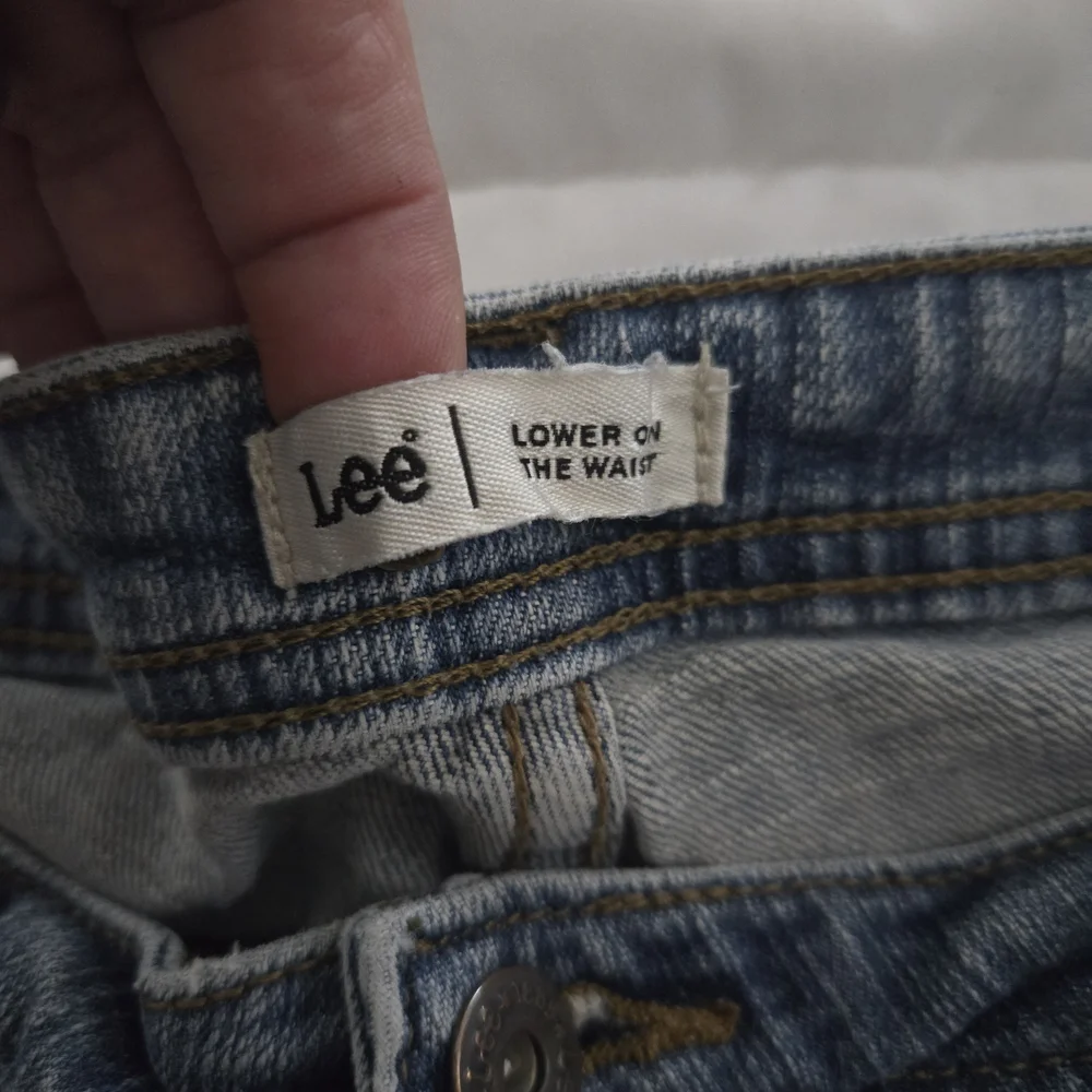 Lee Women's Cropped Denim Blue Jeans